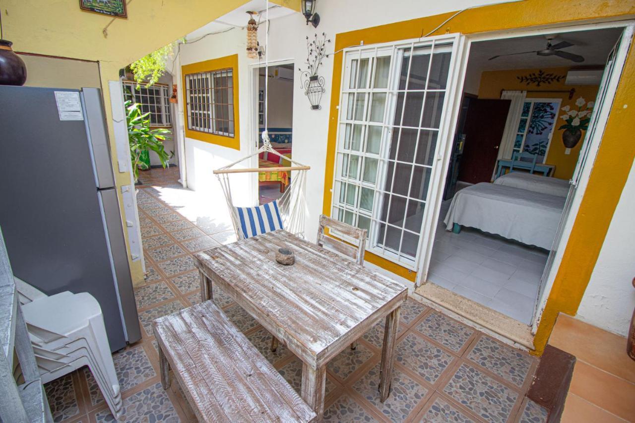 La Casa Del Almendro Hotel Плая дел Кармен Екстериор снимка
