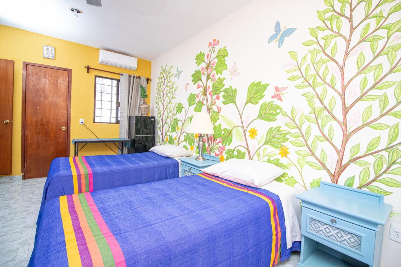 La Casa Del Almendro Hotel Плая дел Кармен Екстериор снимка