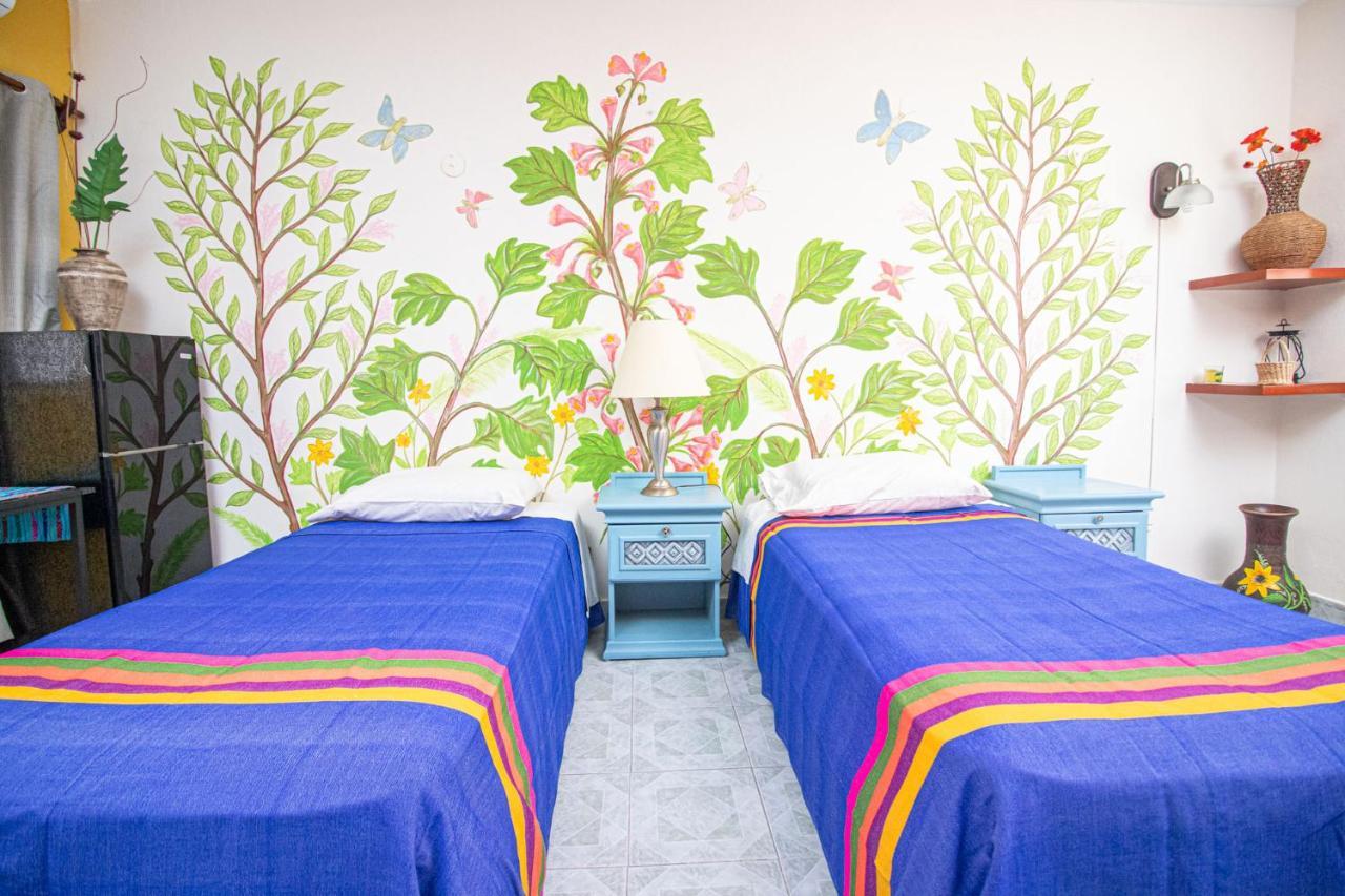 La Casa Del Almendro Hotel Плая дел Кармен Екстериор снимка